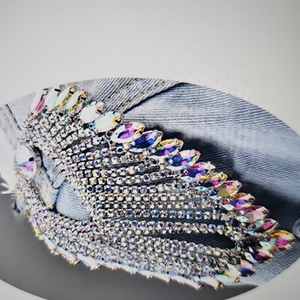 NWT Princess Rhinestone Ribbon Tassle Chain 8.5 x 13 cm Glam Bling Jewelry - Picture 9 of 10